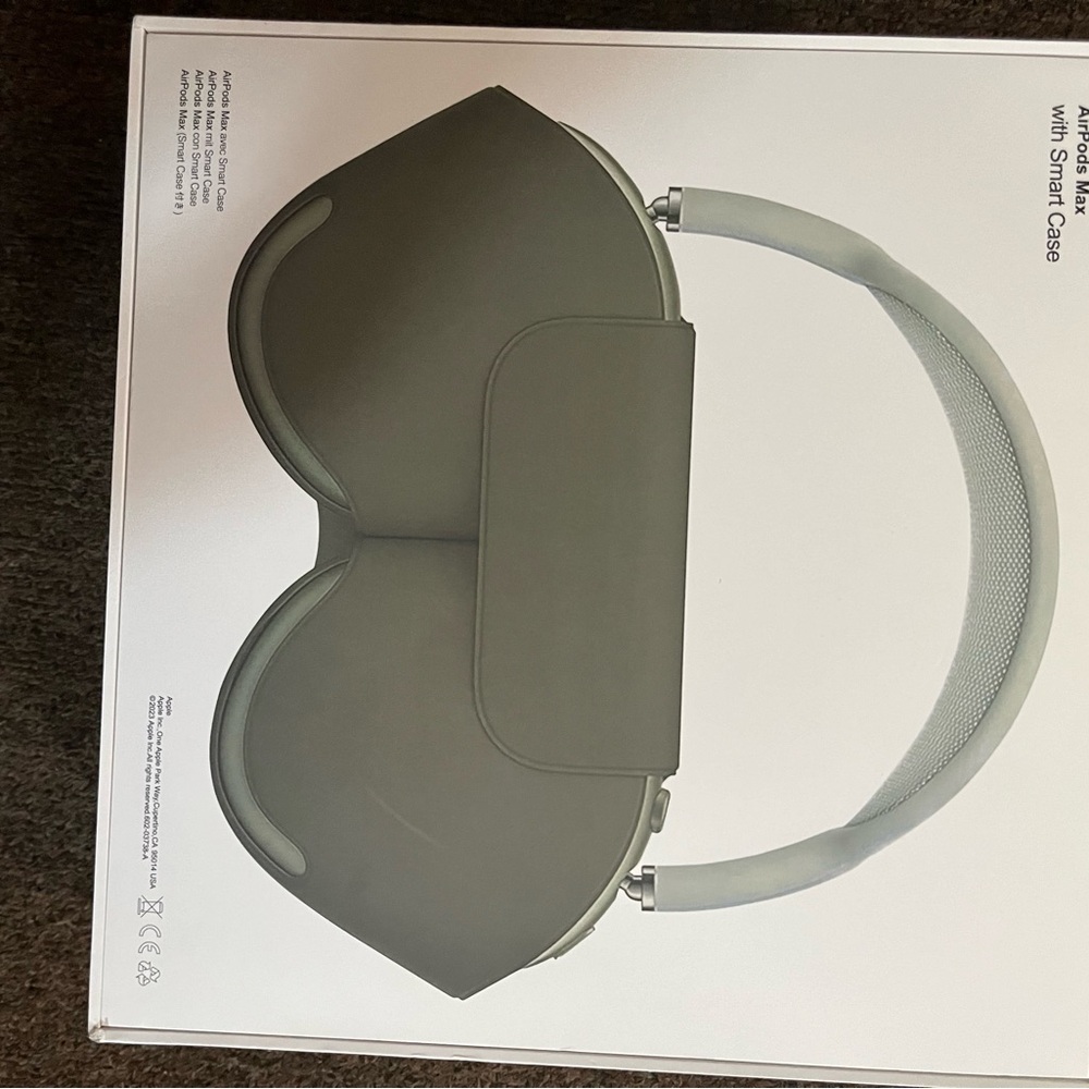 Green AirPods Max - Picture 3 of 5